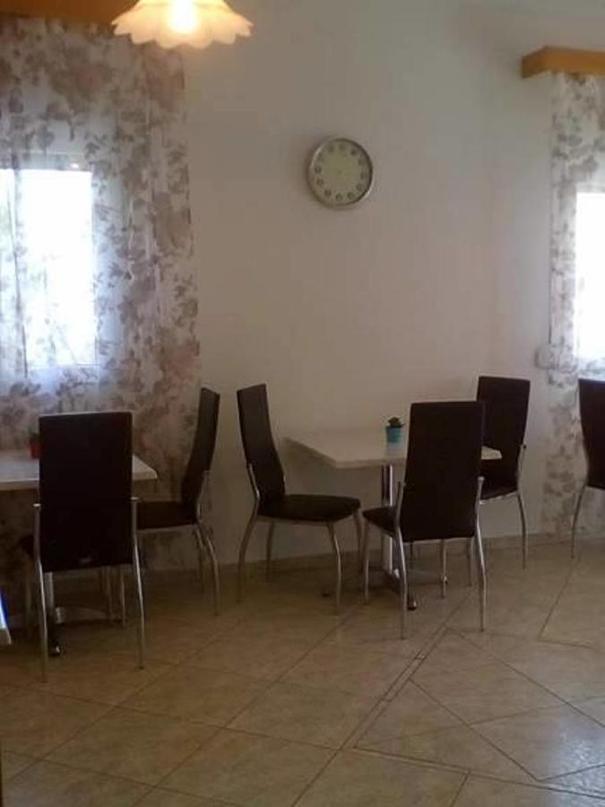 To Giouli Hotel Volos Buitenkant foto