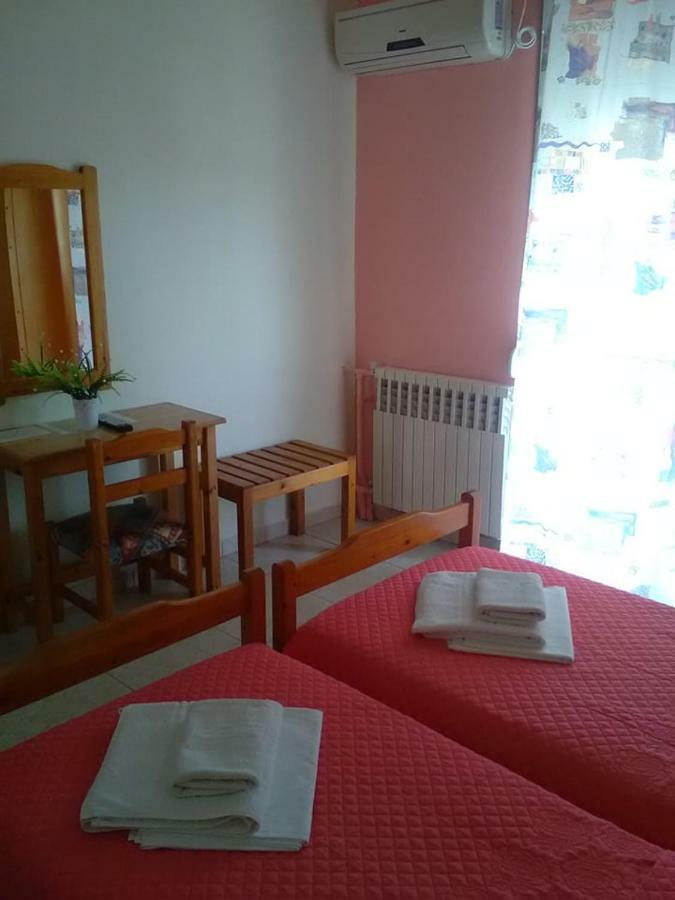 To Giouli Hotel Volos Buitenkant foto