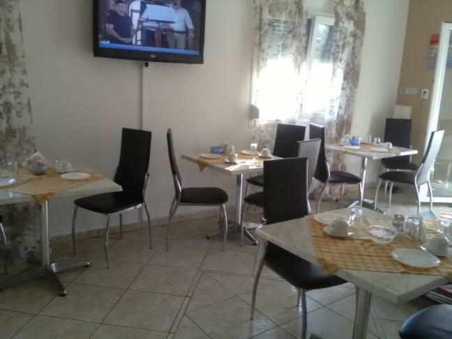 To Giouli Hotel Volos Buitenkant foto